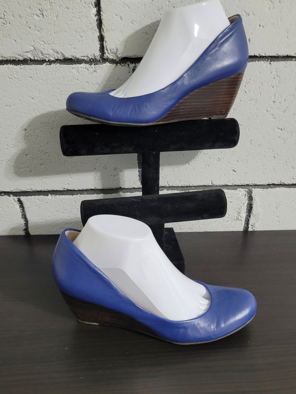 BUNDLE SALE! BCBG Blue Leather Wedge Pumps Sz 9.5B